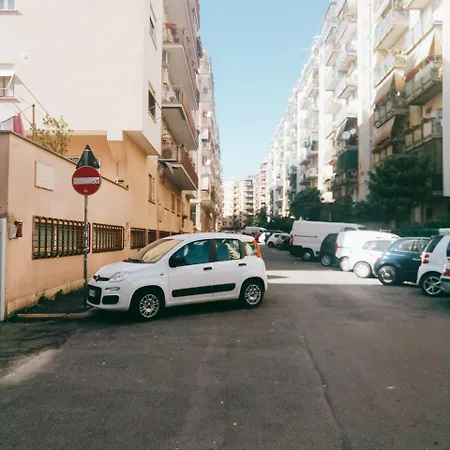 Alojamento de Acomodação e Pequeno-almoço Line 4*